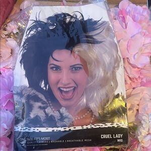 kangaROOS Black and White Cruel Lady Wig